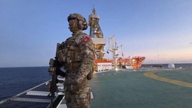 Turkish naval task group escorts Cagri Bey drilling fleet off Somalia’s coast